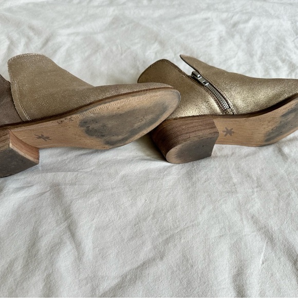 Qupid gold leather booties used fair - Picture 2 of 3